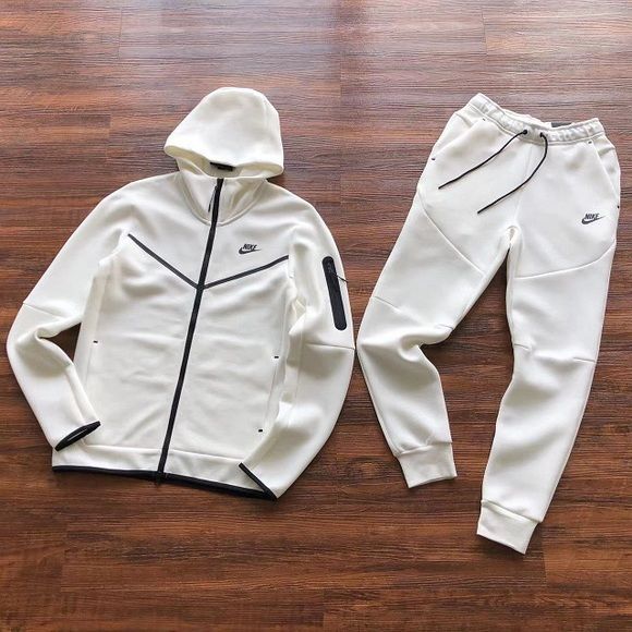 Nike Tech