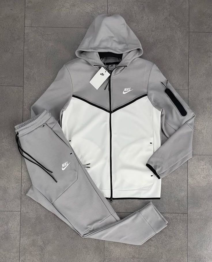 Nike Tech